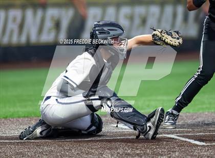 Thumbnail 3 in Whitehouse vs. Walnut Grove (UIL 5A Bi-District) photogallery.