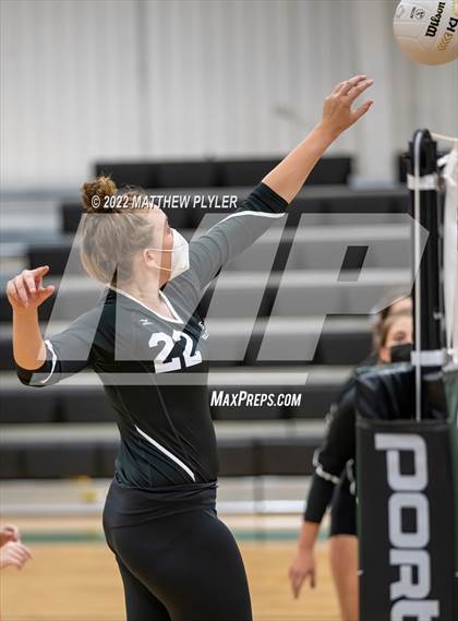 Thumbnail 2 in Carolina Friends vs. Berean Baptist Academy (Grace Christian School Crusader Classic) photogallery.