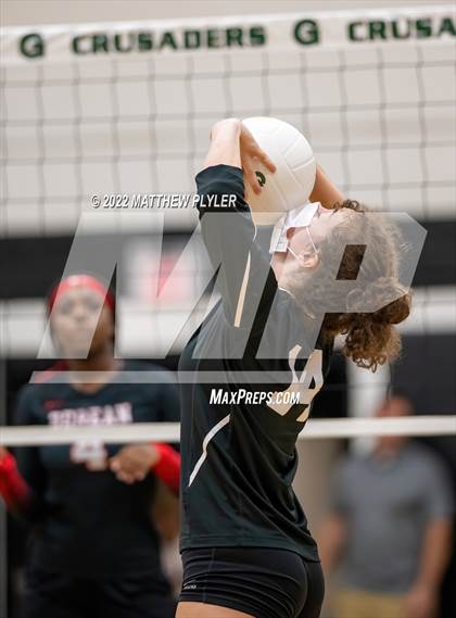 Thumbnail 2 in Carolina Friends vs. Berean Baptist Academy (Grace Christian School Crusader Classic) photogallery.