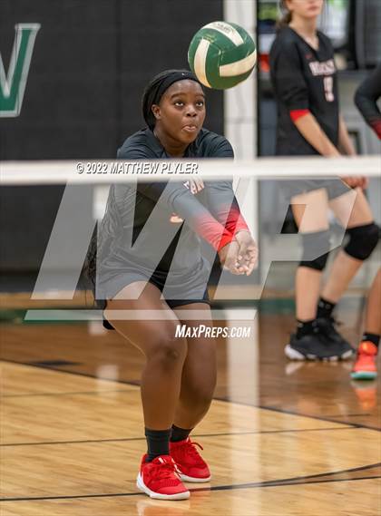 Thumbnail 2 in Carolina Friends vs. Berean Baptist Academy (Grace Christian School Crusader Classic) photogallery.