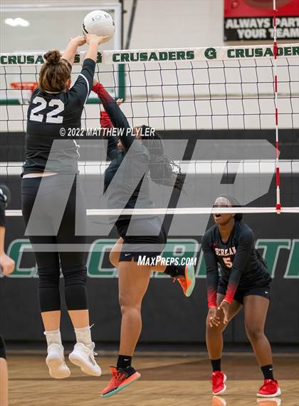 Thumbnail 2 in Carolina Friends vs. Berean Baptist Academy (Grace Christian School Crusader Classic) photogallery.