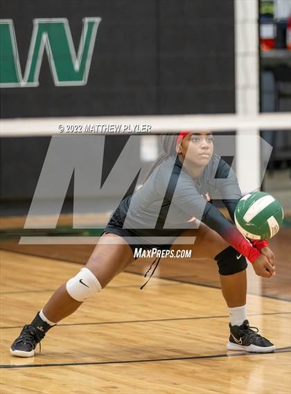 Thumbnail 2 in Carolina Friends vs. Berean Baptist Academy (Grace Christian School Crusader Classic) photogallery.