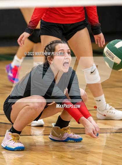 Thumbnail 3 in Carolina Friends vs. Berean Baptist Academy (Grace Christian School Crusader Classic) photogallery.