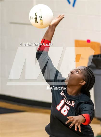 Thumbnail 3 in Carolina Friends vs. Berean Baptist Academy (Grace Christian School Crusader Classic) photogallery.