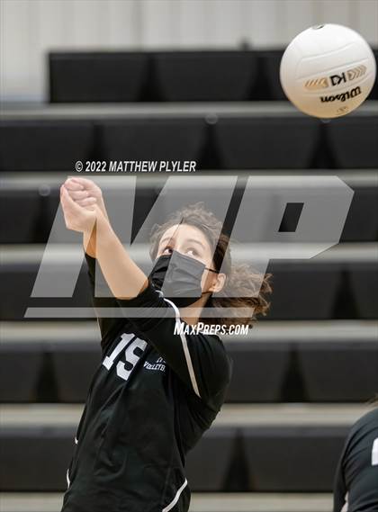 Thumbnail 3 in Carolina Friends vs. Berean Baptist Academy (Grace Christian School Crusader Classic) photogallery.