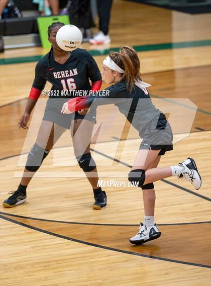 Thumbnail 3 in Carolina Friends vs. Berean Baptist Academy (Grace Christian School Crusader Classic) photogallery.