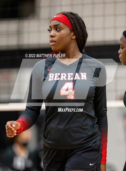 Thumbnail 3 in Carolina Friends vs. Berean Baptist Academy (Grace Christian School Crusader Classic) photogallery.
