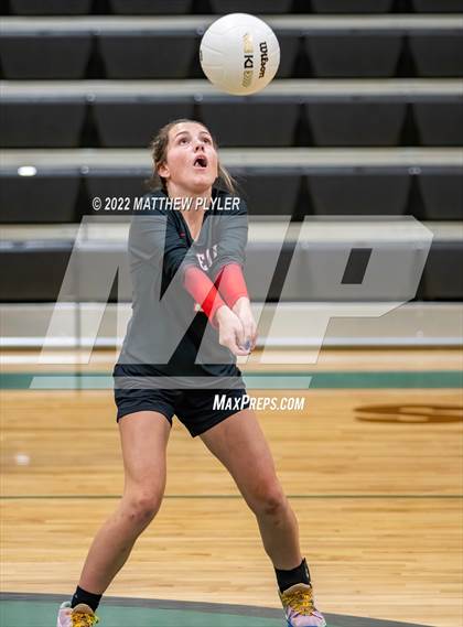 Thumbnail 3 in Carolina Friends vs. Berean Baptist Academy (Grace Christian School Crusader Classic) photogallery.