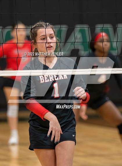 Thumbnail 3 in Carolina Friends vs. Berean Baptist Academy (Grace Christian School Crusader Classic) photogallery.