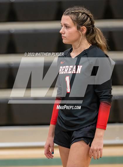 Thumbnail 2 in Carolina Friends vs. Berean Baptist Academy (Grace Christian School Crusader Classic) photogallery.