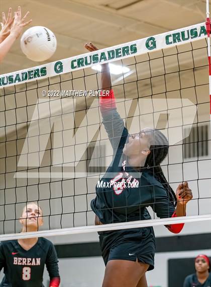 Thumbnail 1 in Carolina Friends vs. Berean Baptist Academy (Grace Christian School Crusader Classic) photogallery.