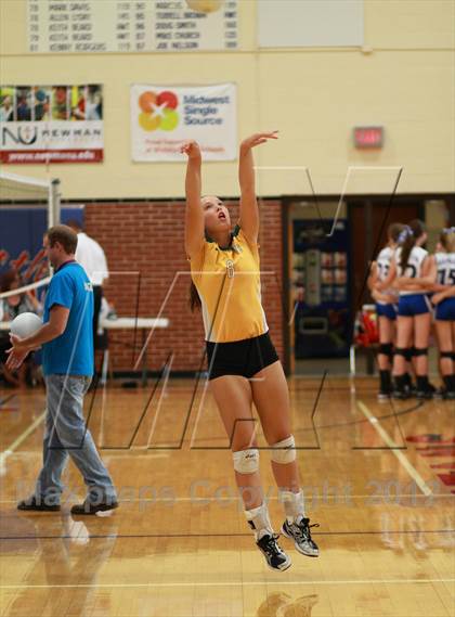 Thumbnail 2 in Carroll vs Kapaun Mt. Carmel (Wichita South Triangular) photogallery.