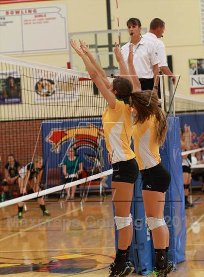 Thumbnail 2 in Carroll vs Kapaun Mt. Carmel (Wichita South Triangular) photogallery.