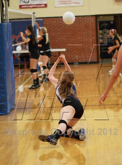 Thumbnail 2 in Carroll vs Kapaun Mt. Carmel (Wichita South Triangular) photogallery.