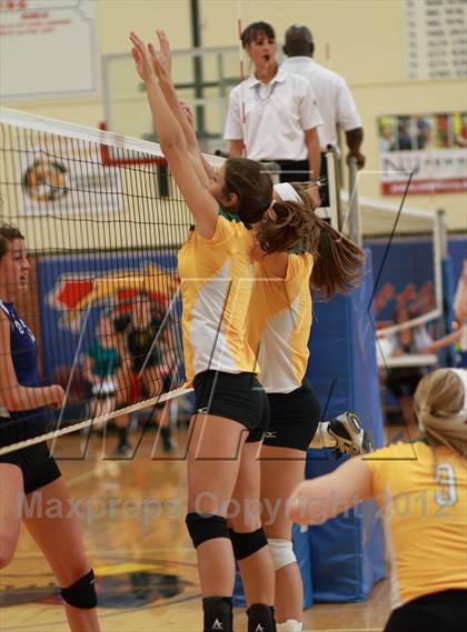 Thumbnail 1 in Carroll vs Kapaun Mt. Carmel (Wichita South Triangular) photogallery.