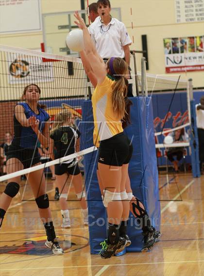 Thumbnail 2 in Carroll vs Kapaun Mt. Carmel (Wichita South Triangular) photogallery.