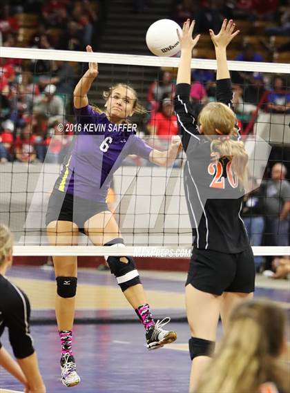 Thumbnail 1 in Kit Carson vs. Kiowa (CHSAA 1A Semifinal) photogallery.