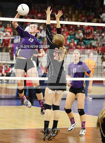 Thumbnail 1 in Kit Carson vs. Kiowa (CHSAA 1A Semifinal) photogallery.