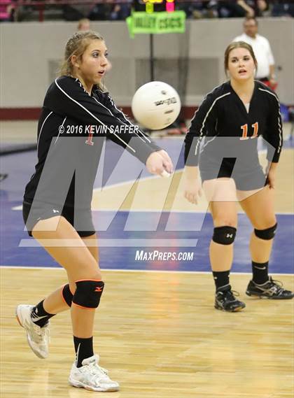 Thumbnail 3 in Kit Carson vs. Kiowa (CHSAA 1A Semifinal) photogallery.