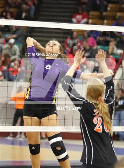 Thumbnail 3 in Kit Carson vs. Kiowa (CHSAA 1A Semifinal) photogallery.