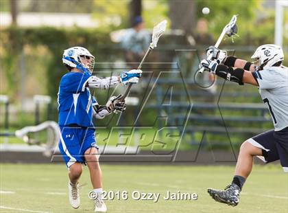 Thumbnail 3 in Central Catholic vs Alamo Heights photogallery.