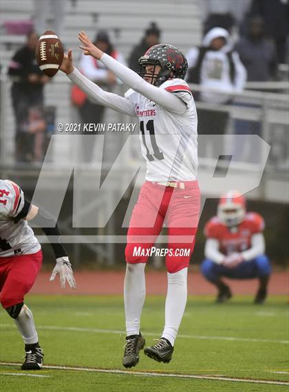 Thumbnail 1 in Cromwell/Portland vs. Bloomfield (CIAC Class S Final) photogallery.