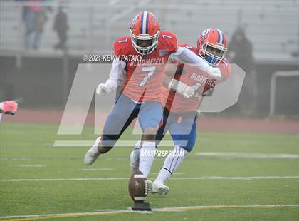 Thumbnail 3 in Cromwell/Portland vs. Bloomfield (CIAC Class S Final) photogallery.