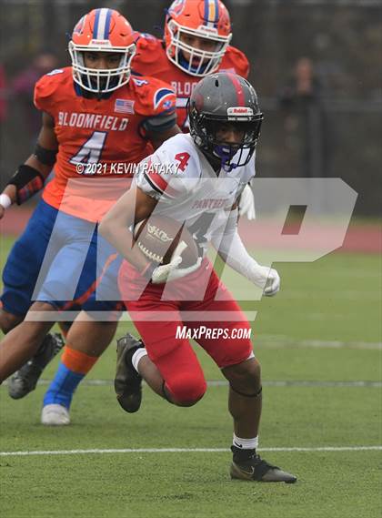 Thumbnail 1 in Cromwell/Portland vs. Bloomfield (CIAC Class S Final) photogallery.