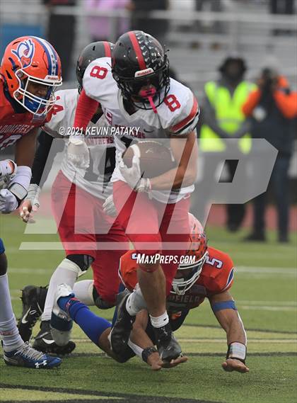 Thumbnail 3 in Cromwell/Portland vs. Bloomfield (CIAC Class S Final) photogallery.