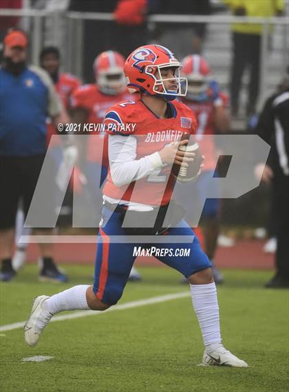 Thumbnail 3 in Cromwell/Portland vs. Bloomfield (CIAC Class S Final) photogallery.