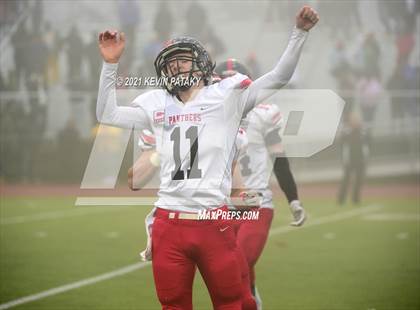 Thumbnail 3 in Cromwell/Portland vs. Bloomfield (CIAC Class S Final) photogallery.