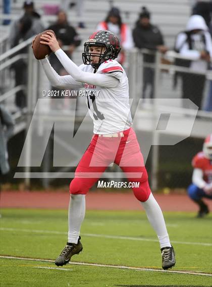 Thumbnail 2 in Cromwell/Portland vs. Bloomfield (CIAC Class S Final) photogallery.