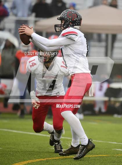Thumbnail 3 in Cromwell/Portland vs. Bloomfield (CIAC Class S Final) photogallery.