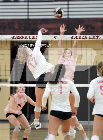 Thumbnail 3 in Mater Dei @ JSerra Catholic photogallery.