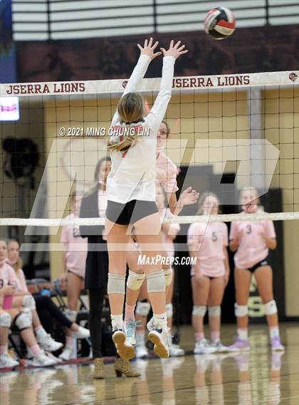 Thumbnail 1 in Mater Dei @ JSerra Catholic photogallery.