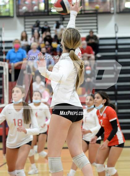 Thumbnail 2 in Mater Dei @ JSerra Catholic photogallery.