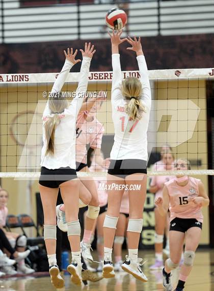 Thumbnail 2 in Mater Dei @ JSerra Catholic photogallery.