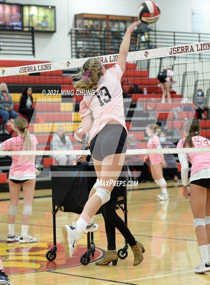 Thumbnail 2 in Mater Dei @ JSerra Catholic photogallery.