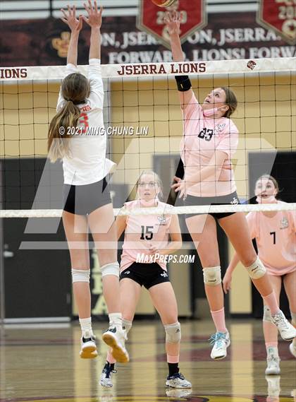 Thumbnail 1 in Mater Dei @ JSerra Catholic photogallery.