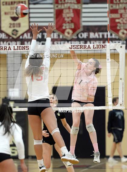 Thumbnail 3 in Mater Dei @ JSerra Catholic photogallery.