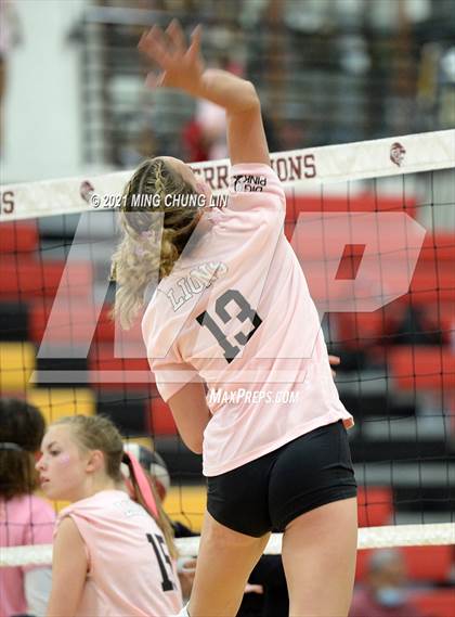 Thumbnail 1 in Mater Dei @ JSerra Catholic photogallery.