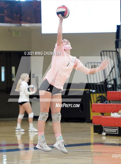 Thumbnail 2 in Mater Dei @ JSerra Catholic photogallery.