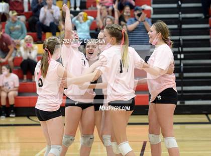 Thumbnail 1 in Mater Dei @ JSerra Catholic photogallery.