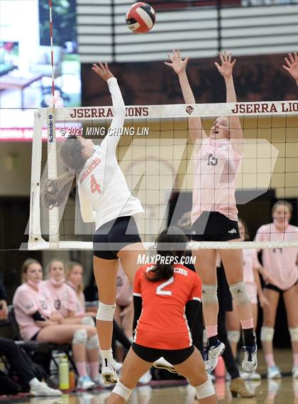 Thumbnail 3 in Mater Dei @ JSerra Catholic photogallery.