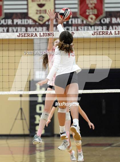 Thumbnail 2 in Mater Dei @ JSerra Catholic photogallery.