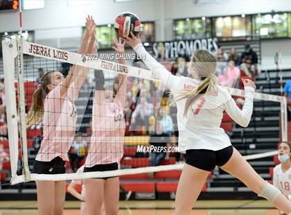 Thumbnail 3 in Mater Dei @ JSerra Catholic photogallery.