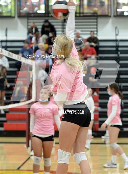 Thumbnail 3 in Mater Dei @ JSerra Catholic photogallery.