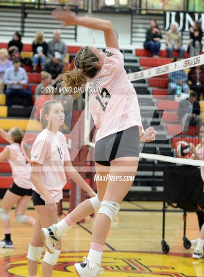 Thumbnail 3 in Mater Dei @ JSerra Catholic photogallery.