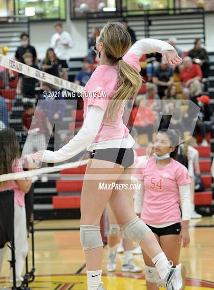 Thumbnail 2 in Mater Dei @ JSerra Catholic photogallery.