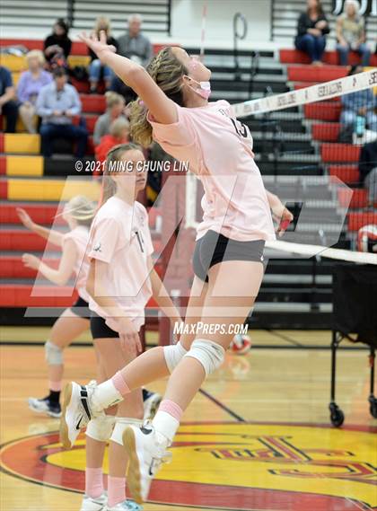 Thumbnail 2 in Mater Dei @ JSerra Catholic photogallery.